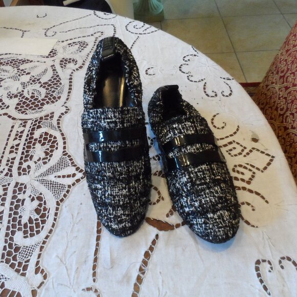 Lanvin Paris Black & White Tweed Loafers w/Black patent Leather Detail Size US 8 - Picture 1 of 14